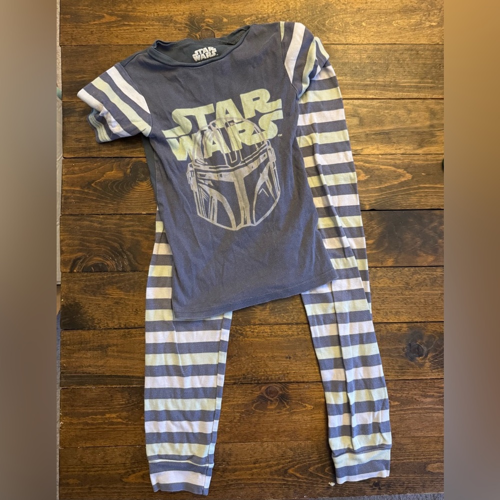 Star Wars Mandalorian Gray Pajama Set